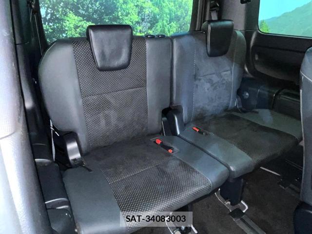 Toyota VOXY 2021-05 8649328-9