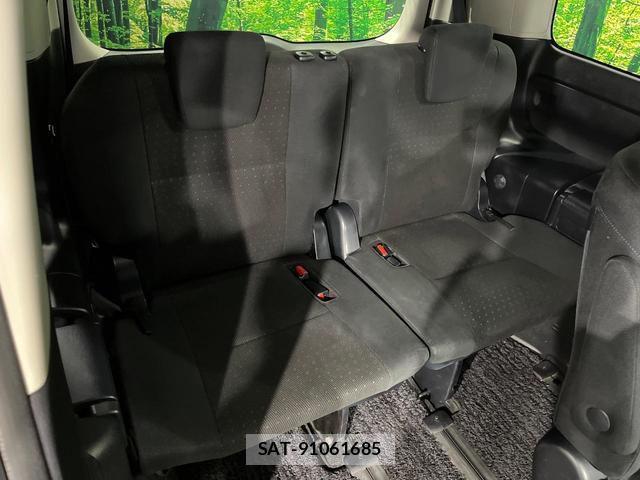 Toyota VOXY 2014-09 8649362-9