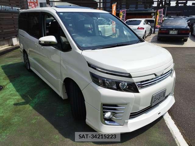 Toyota VOXY 2016-02 8649472-3