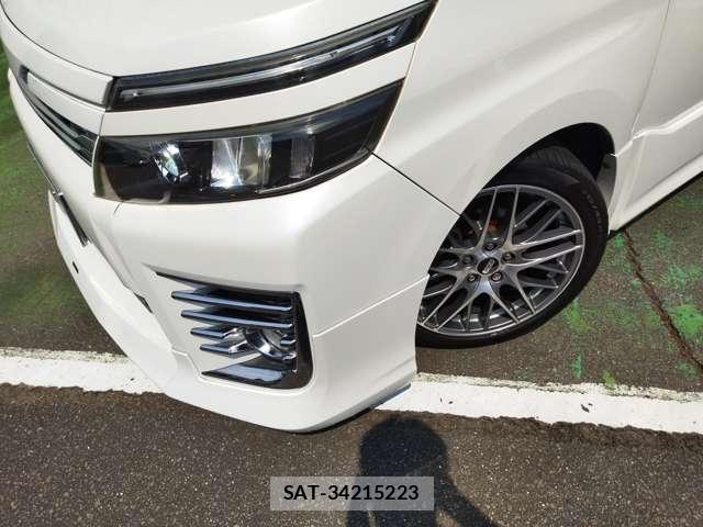 Toyota VOXY 2016-02 8649472-9