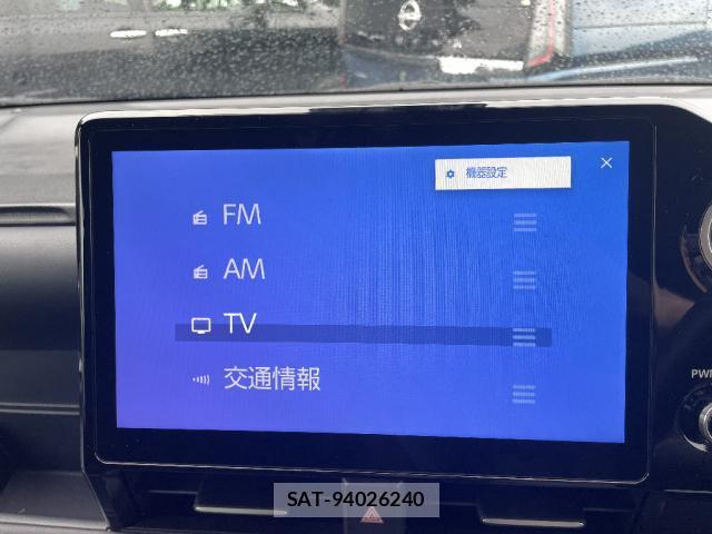 Toyota VOXY 2023-03 8649496-11