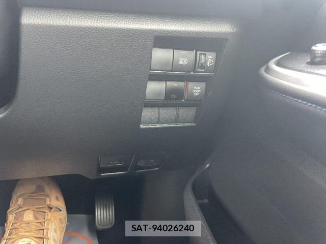 Toyota VOXY 2023-03 8649496-17