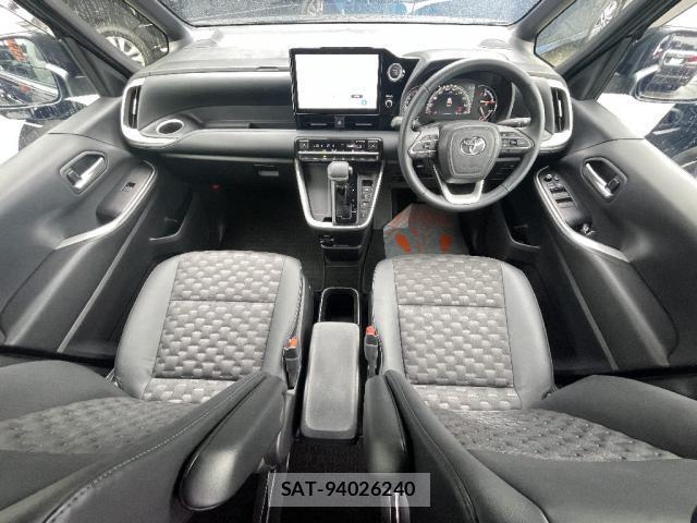 Toyota VOXY 2023-03 8649496-2