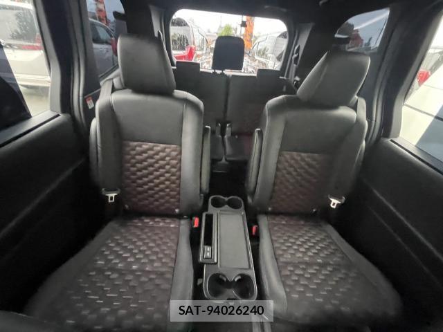 Toyota VOXY 2023-03 8649496-6