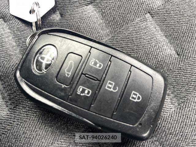 Toyota VOXY 2023-03 8649496-8