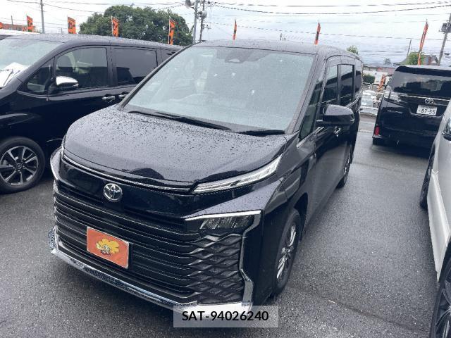 Toyota VOXY 2023-03 8649496-9