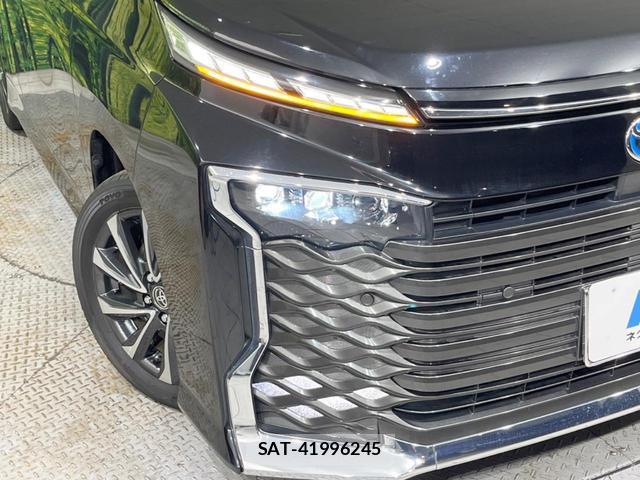 Toyota VOXY 2022-12 8649591-12