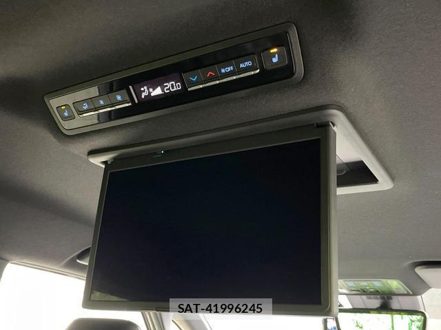 Toyota VOXY 2022-12 8649591-5