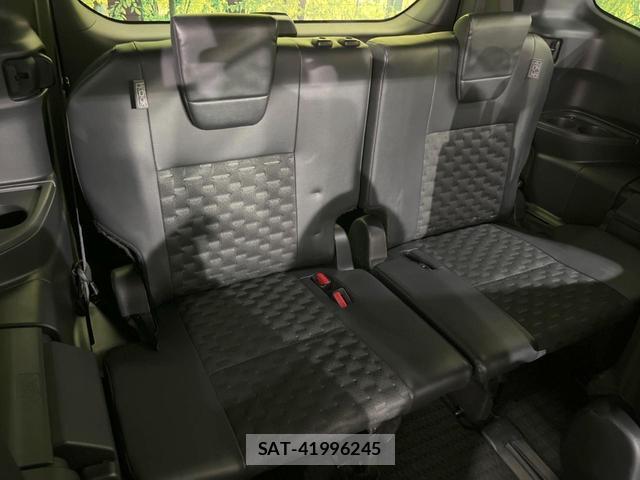 Toyota VOXY 2022-12 8649591-9