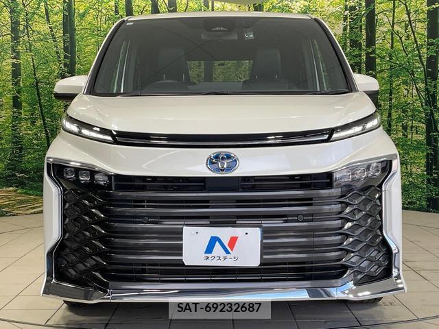Toyota VOXY 2023-01 8649764-14
