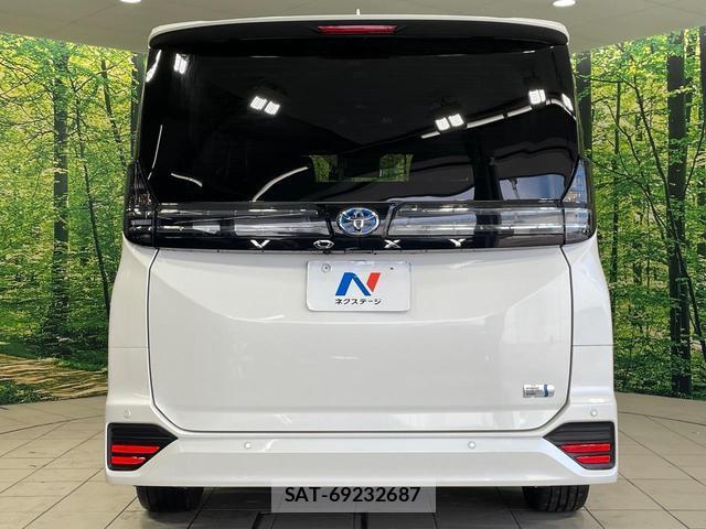 Toyota VOXY 2023-01 8649764-15
