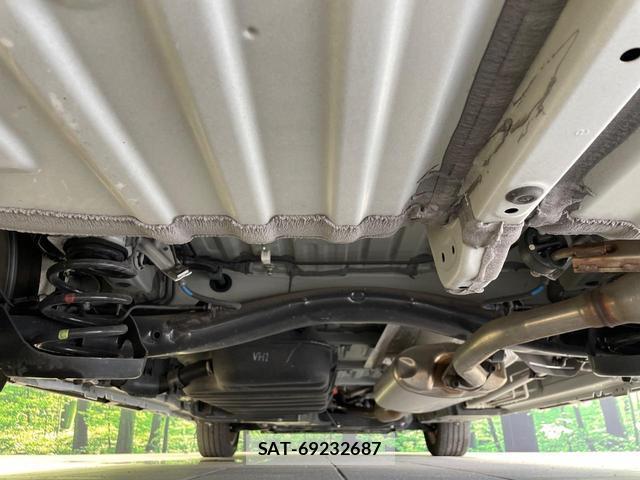 Toyota VOXY 2023-01 8649764-18