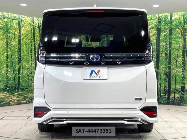 Toyota VOXY 2022-03 8649813-15
