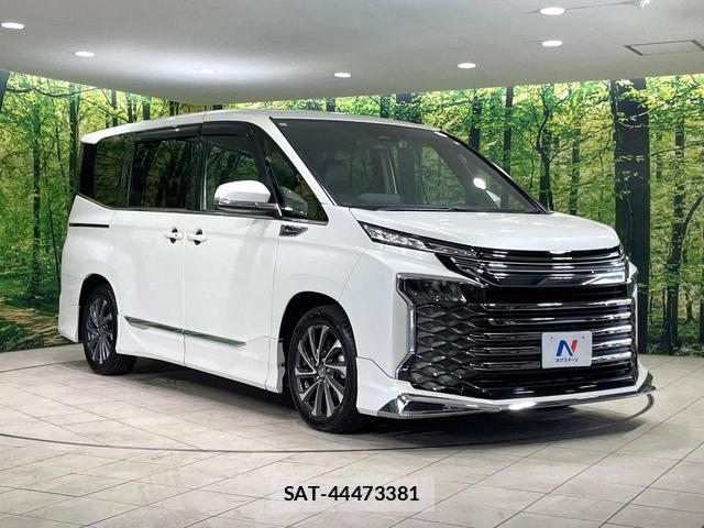 Toyota VOXY 2022-03 8649813-16