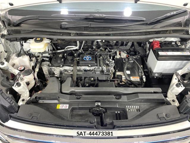 Toyota VOXY 2022-03 8649813-17