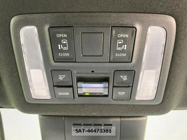 Toyota VOXY 2022-03 8649813-4