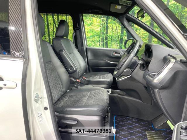 Toyota VOXY 2022-03 8649813-7