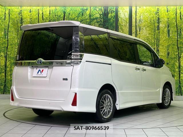 Toyota VOXY 2021-11 8649822-17