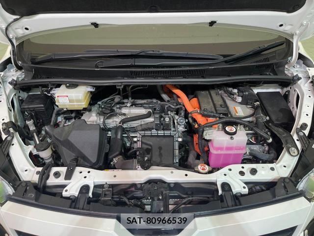 Toyota VOXY 2021-11 8649822-18