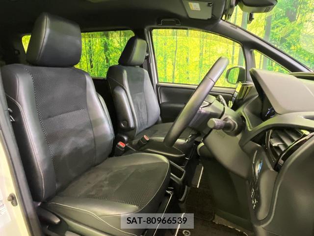 Toyota VOXY 2021-11 8649822-7