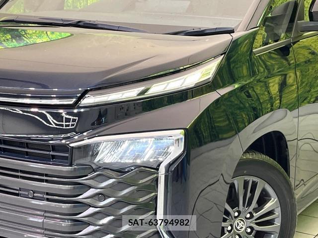 Toyota VOXY 2023-05 8649823-11