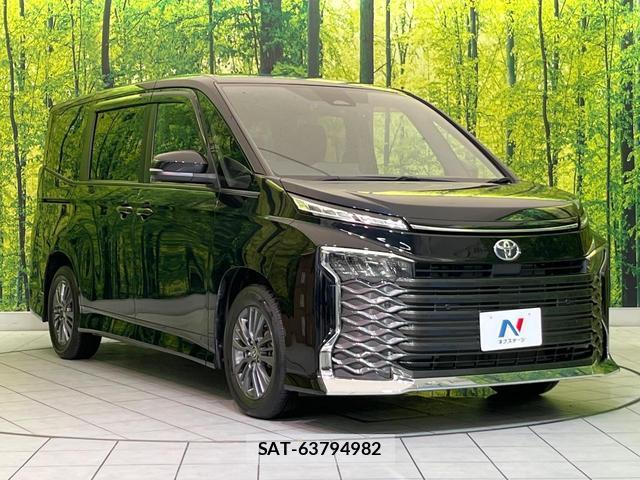 Toyota VOXY 2023-05 8649823-15
