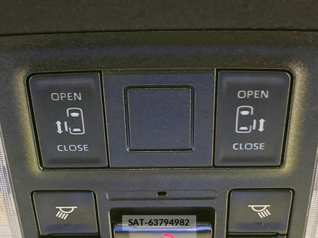 Toyota VOXY 2023-05 8649823-4