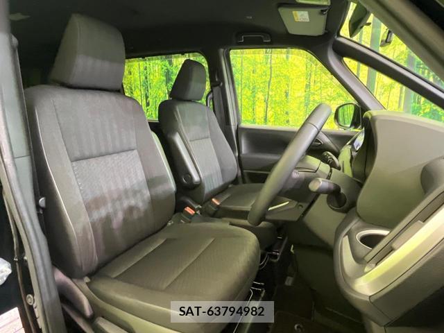 Toyota VOXY 2023-05 8649823-6