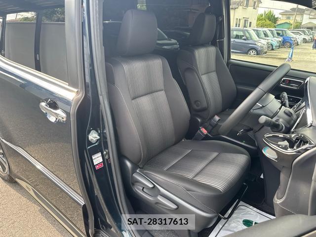 Toyota VOXY 2019-08 8649912-9