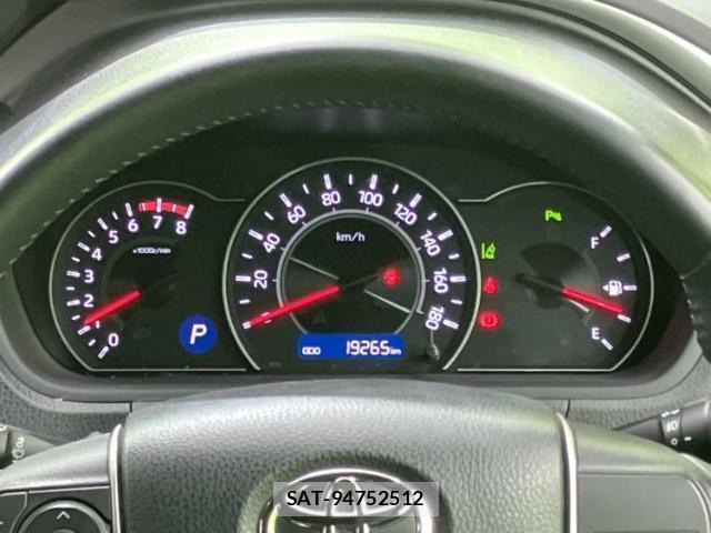 Toyota VOXY 2021-11 8649967-14