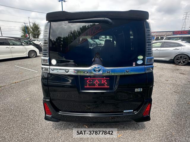 Toyota VOXY 2018-07 8649973-6
