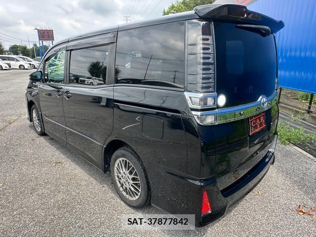 Toyota VOXY 2018-07 8649973-7