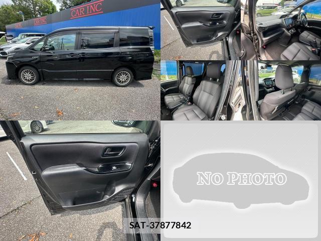 Toyota VOXY 2018-07 8649973-9