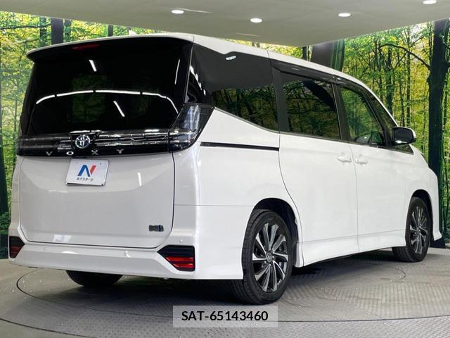 Toyota VOXY 2022-10 8650020-17