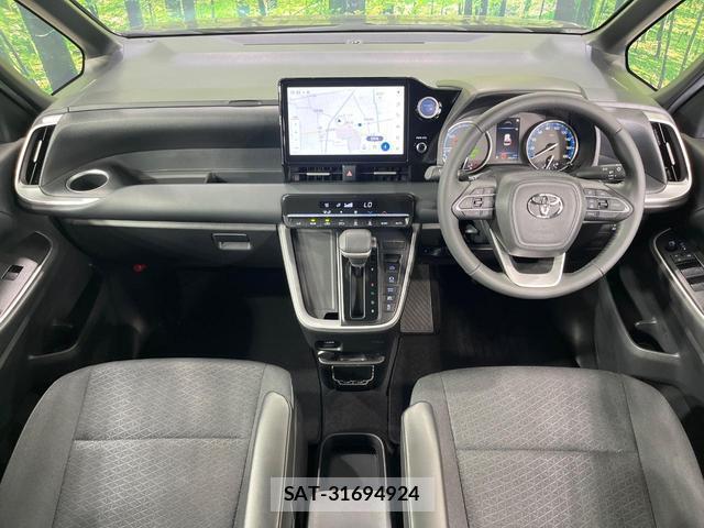 Toyota VOXY 2023-08 8650021-1