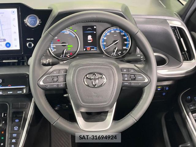 Toyota VOXY 2023-08 8650021-11