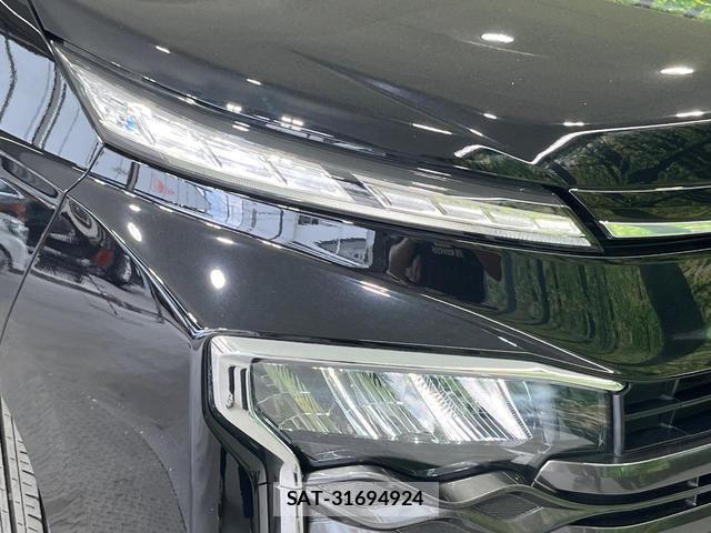 Toyota VOXY 2023-08 8650021-12
