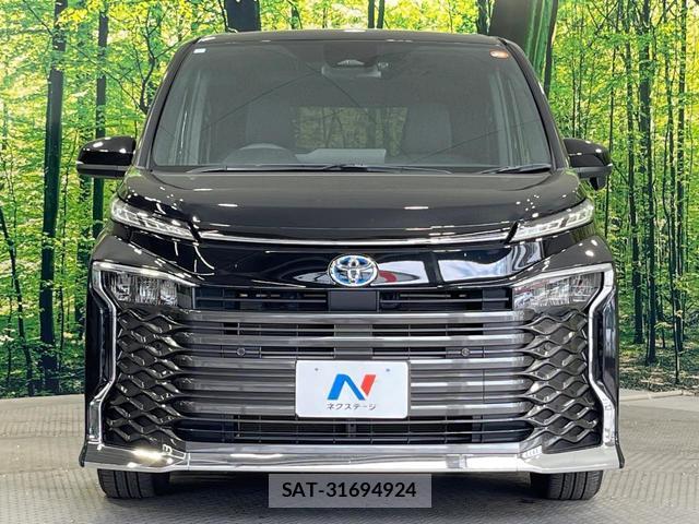Toyota VOXY 2023-08 8650021-14