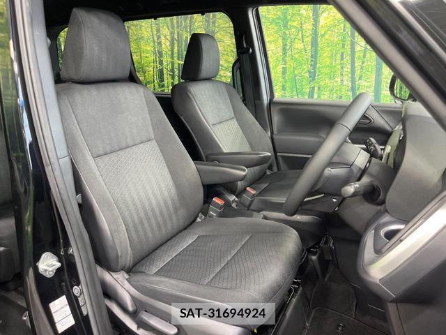 Toyota VOXY 2023-08 8650021-7