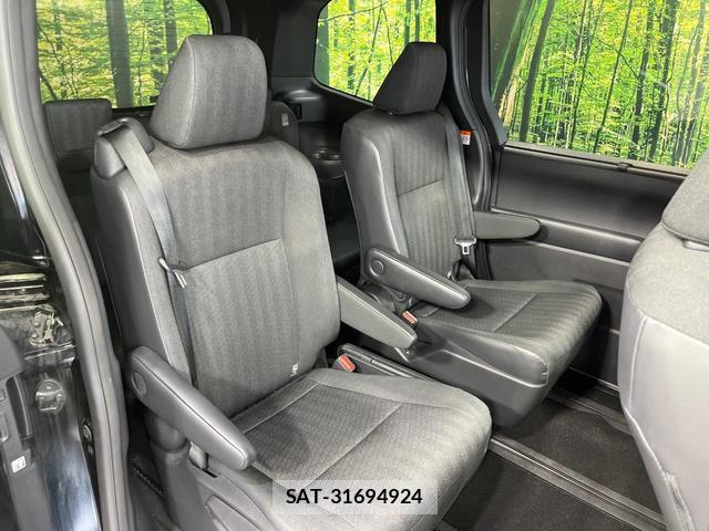 Toyota VOXY 2023-08 8650021-8