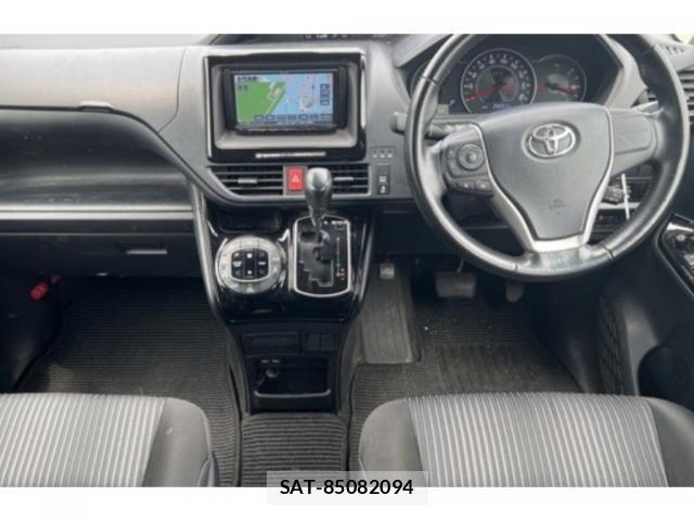 Toyota VOXY 2021 8650208-2