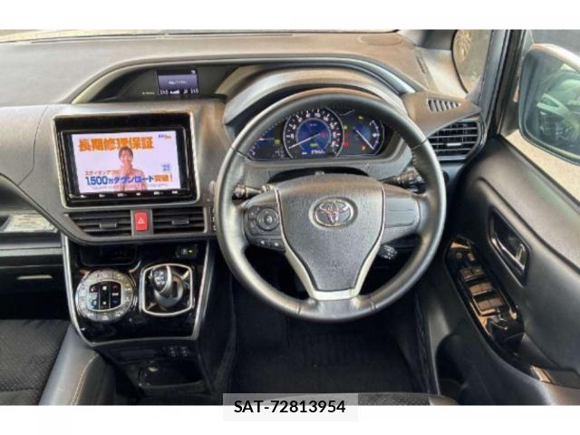 Toyota VOXY 2021 8650358-2