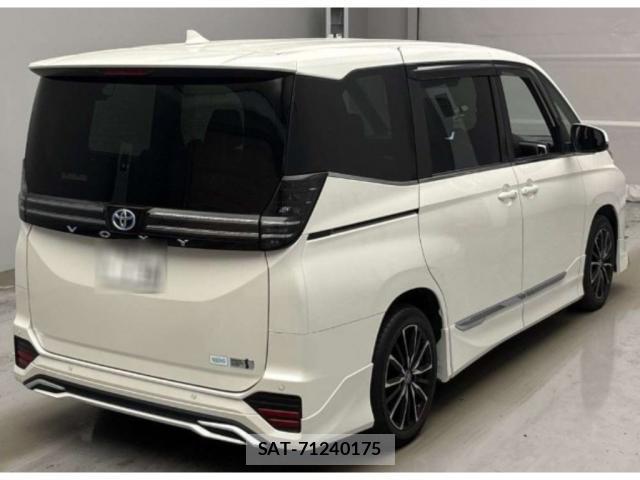 Toyota VOXY 2022-04 8650409-1