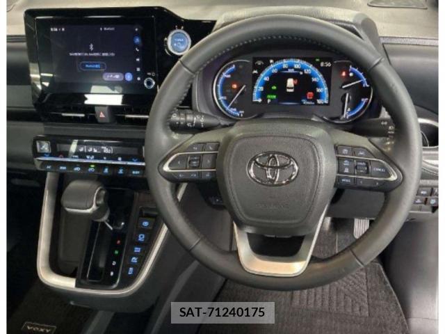 Toyota VOXY 2022-04 8650409-2