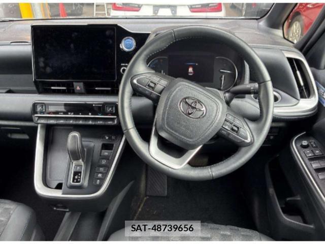 Toyota VOXY 2022-04 8650411-2