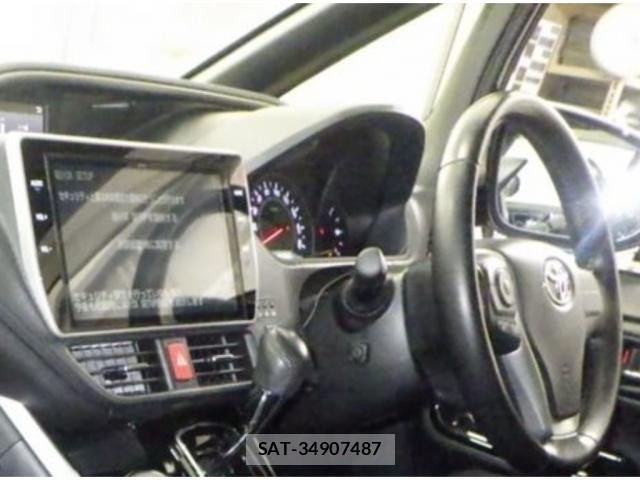 Toyota VOXY 2021 8650440-2