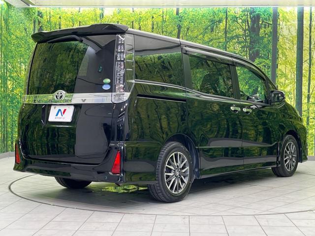 Toyota VOXY 2016-11 8650769-17