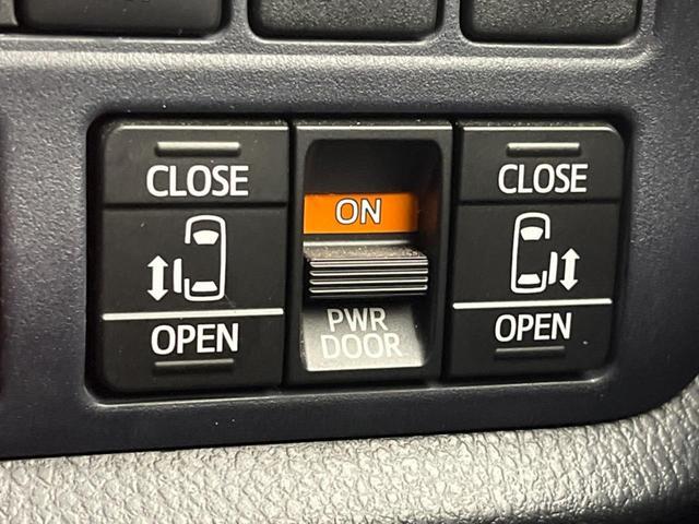 Toyota VOXY 2016-11 8650769-4