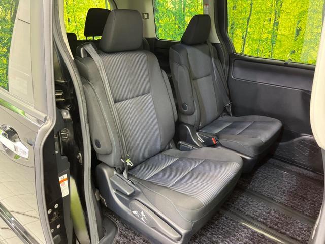Toyota VOXY 2016-11 8650769-8