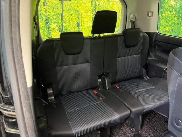 Toyota VOXY 2016-11 8650769-9